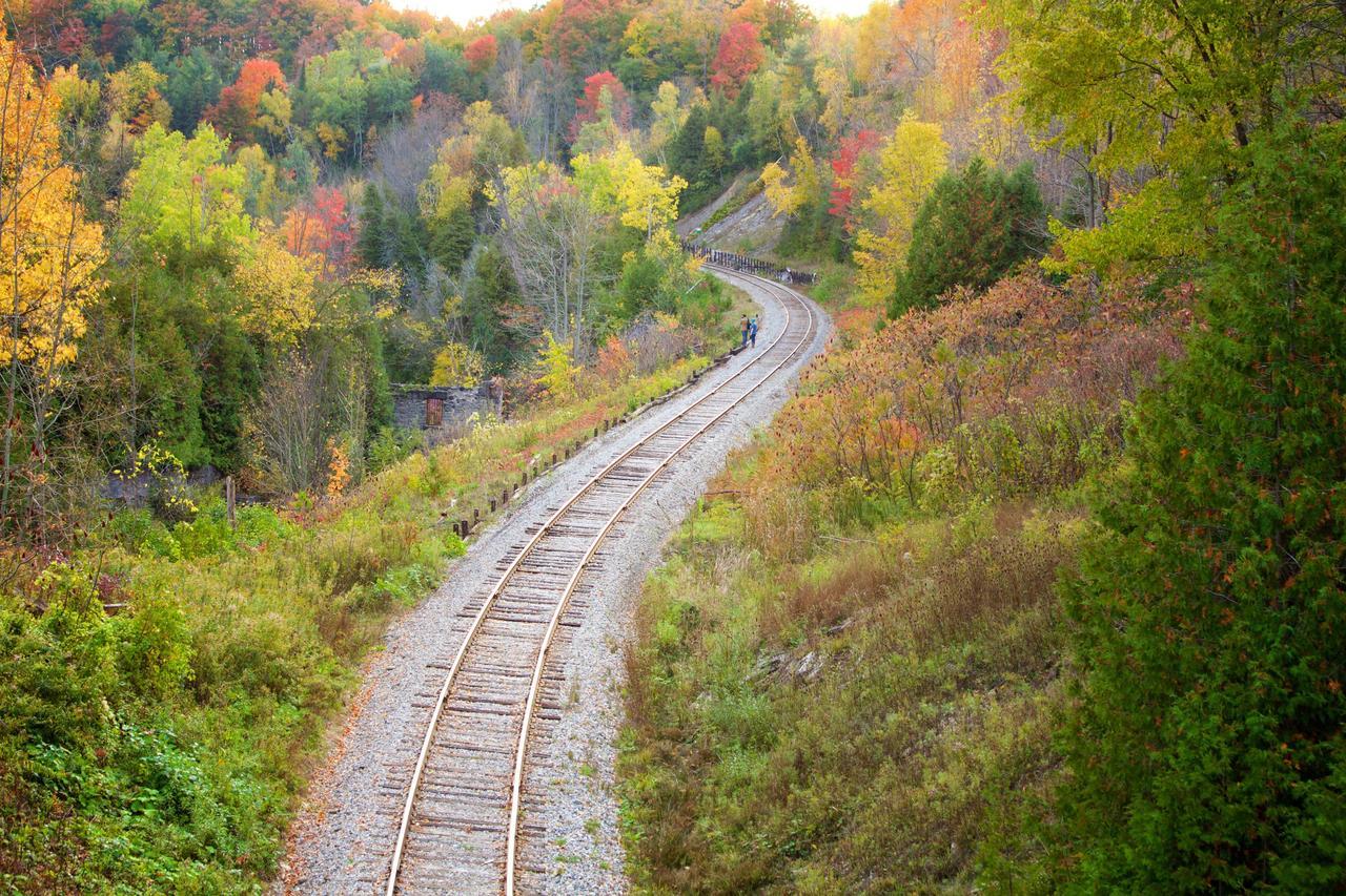 Forks Of The Credit Inn Orangeville Esterno foto